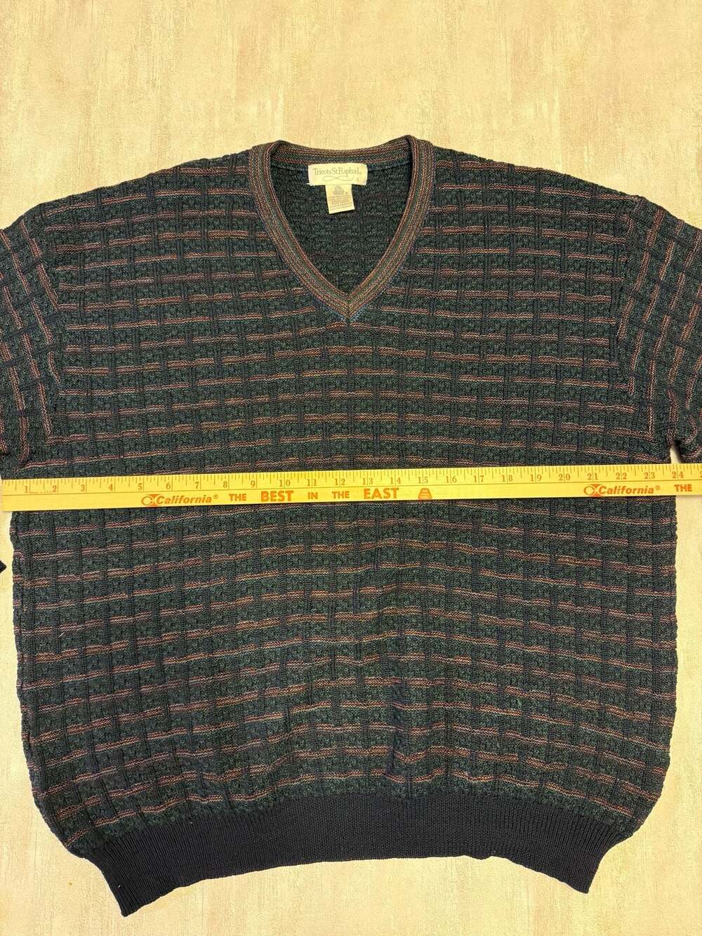 Vintage Tricots St. Raphael Men's Large V-Neck Merino Wool Sweater - Picture 4 of 6